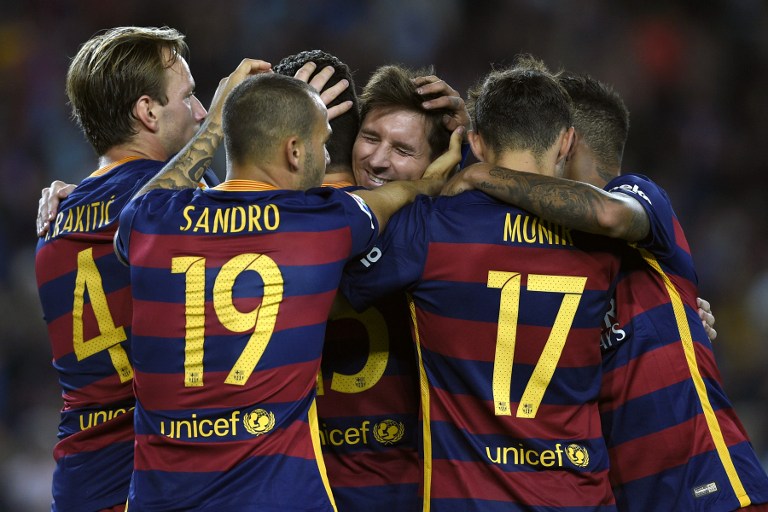 Barcelona golea al Levante y sigue líder en la liga
