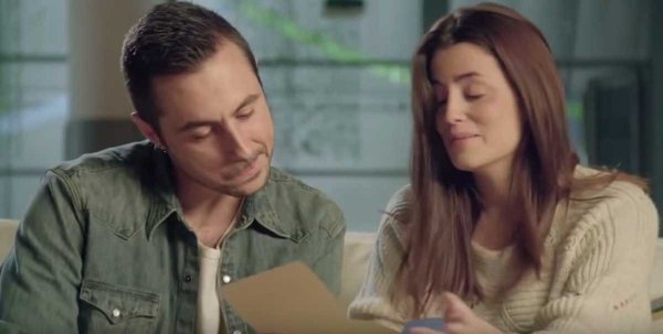 VIDEO: Niños escriben carta para Santa y otra para sus papás