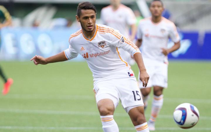 Alex López firma con el Olimpia por seis meses