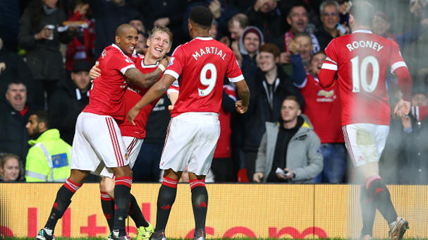 Manchester United derrota al Swansea y vuelve a saborear un triunfo