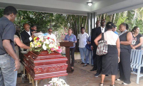 Cientos de personas le dieron el último adiós a Nicolás Suazo