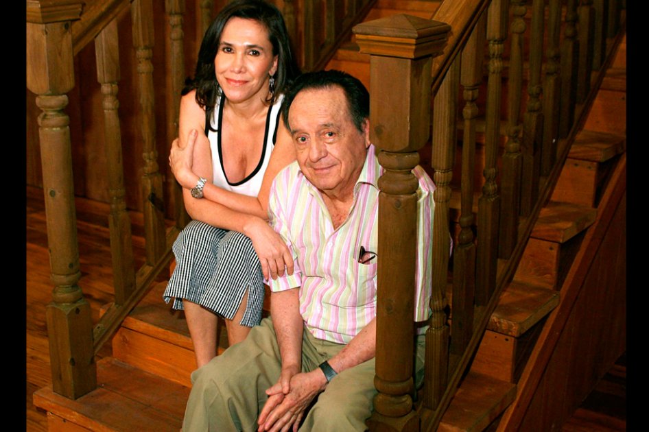 Señalan a Florinda Meza de botar regalos que dejan a «Chespirito» en su tumba