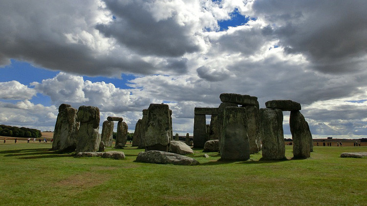 Teólogo afirma que el Stonehenge fue creado por «gigantes de sat