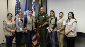 La Primera dama y miembros Fuerza Tarea del Migrante, se reunieron con jefe de la Patrulla Fronteriza, Mario Martínez.