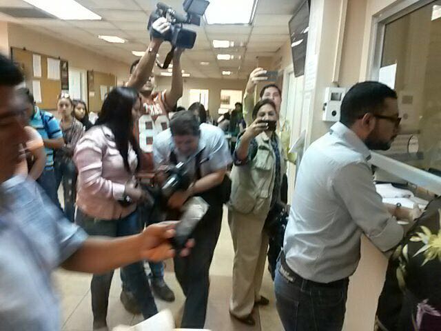 órdenes de captura contra universitarios