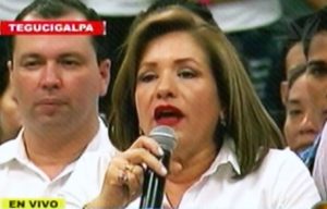 CCPN continúa con la recolección mientras Monarca puja. La presidenta del PN, Gladys Aurora López.
