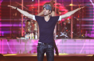 Enrique Iglesias: Veo a mi madre feliz y eso me hace feliz.