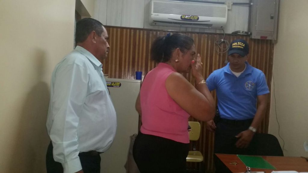 Diputada y autoridades.