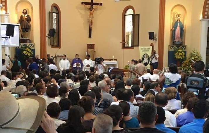 Misa de cuerpo presente de Guillermo Ánderson.