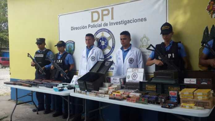 decomiso de arsenal en La Ceiba