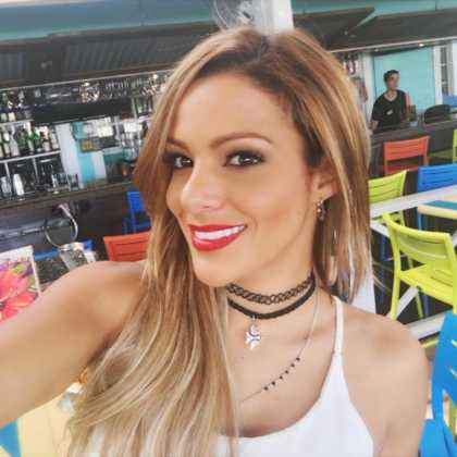 Nathalia Casco organiza
