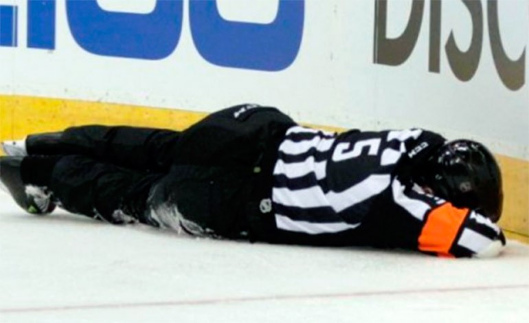 arbitro-de-hockey-770x470