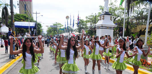 escuelas desfilan Honduras