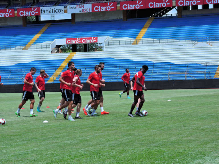 Selección de Canadá ya pisó la grama del estadio Olímpico de SPS
