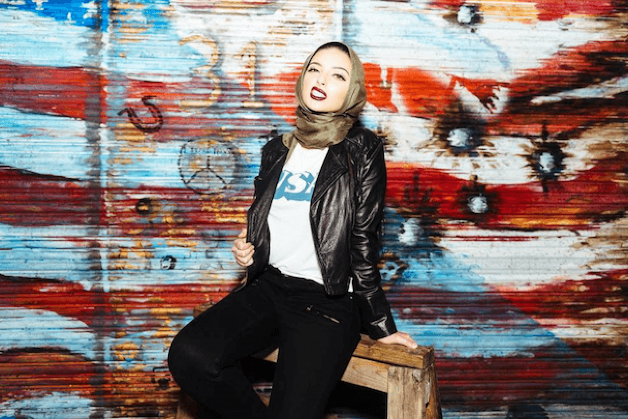 Mujer con hijab en Playboy