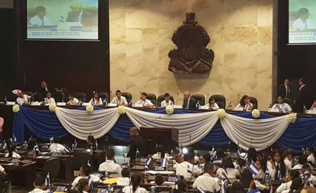 Diputados infantiles