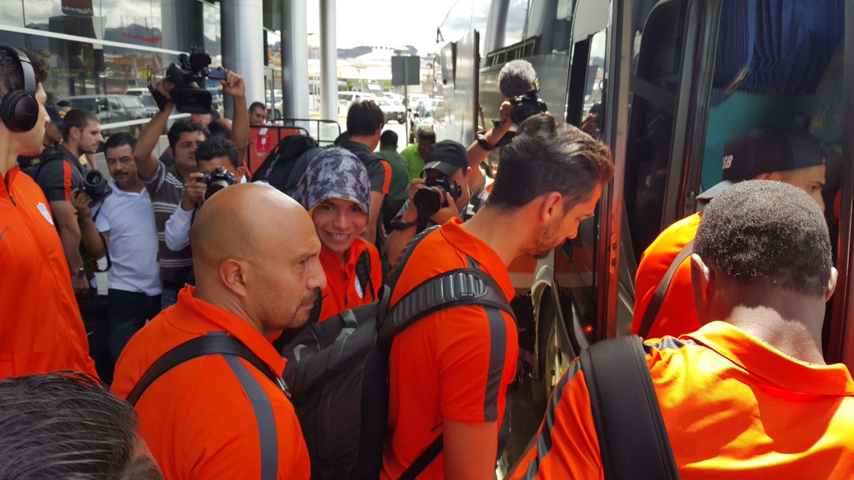 Los jugadores del equipo Tuzo legaron hoy al mediodia