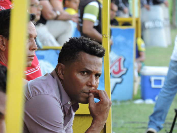 Carlos Pavón
