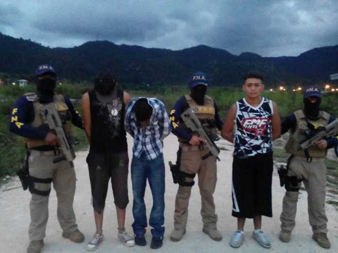 Capturan tres extorsionadores en colonia capitalina