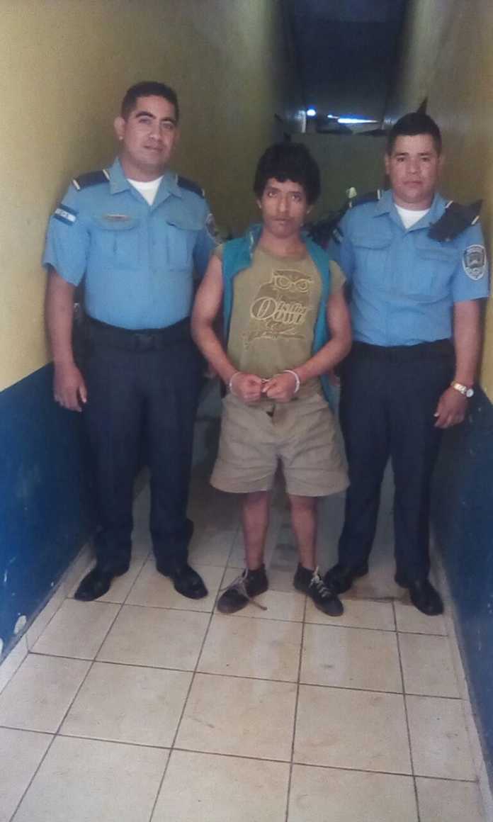 con una piocha mató