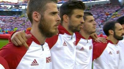 gesto-pique-himno-partidos-espana_claima20161010_0064_17