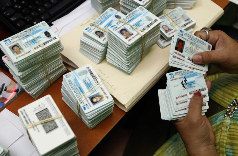Tarjetas de identidad en Honduras.