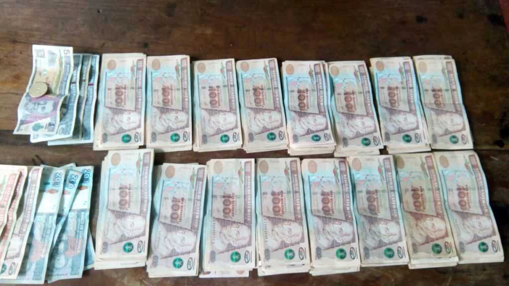 Parte del dinero que le fue decomisado a Enrique Choc Xol.