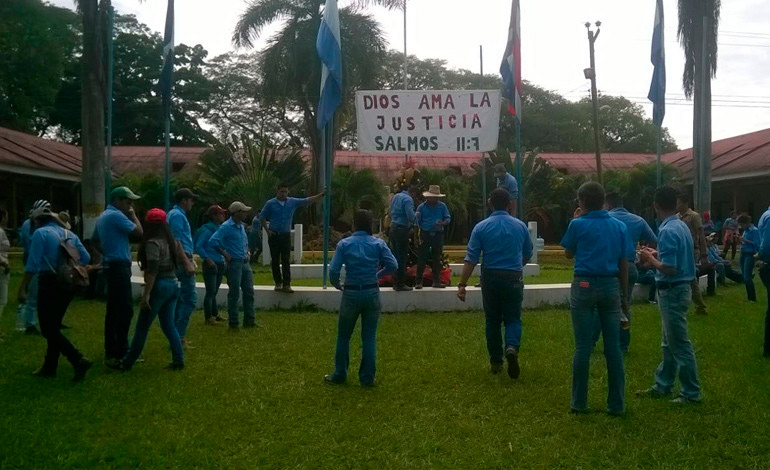 Conflicto en la UNA