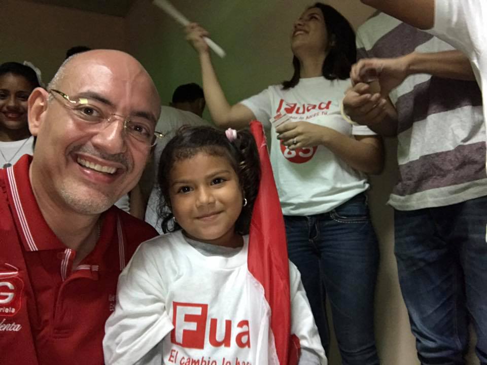 Eduardo Handal busca un puesto en el Congreso Nacional