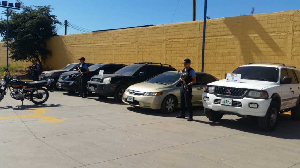 Recuperan seis automotores en la capital.