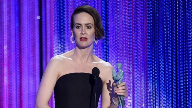 Sarah Paulson gana el premio a Mejor actriz en serie limitada o película para TV por "The People v. O.J. Simpson".