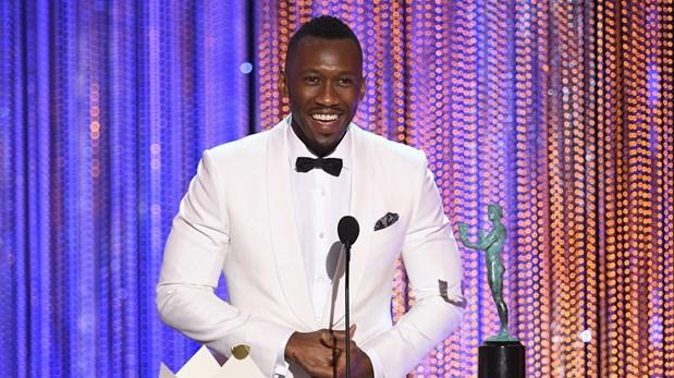 SAG Awards. Mahershala Ali, ganador del premio a Mejor actor de reparto en cine por "Moonlight".