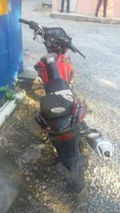 La motocicleta decomisada al sospechoso.