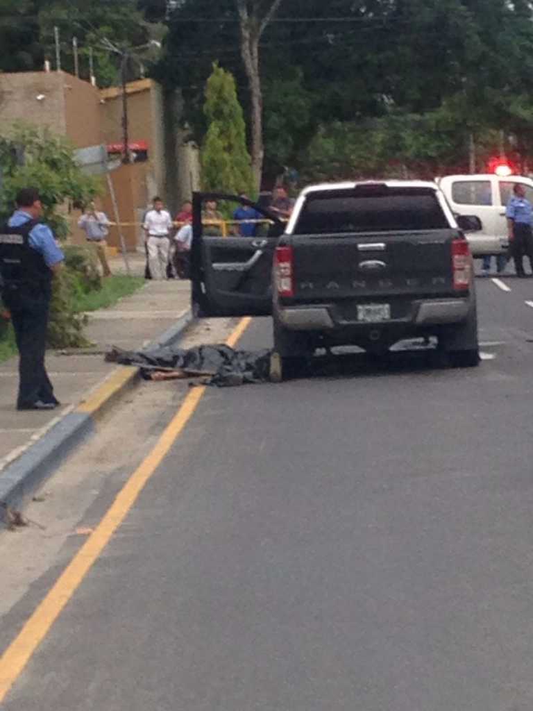 Lugar donde quedaron ambos cuerpos sangrando