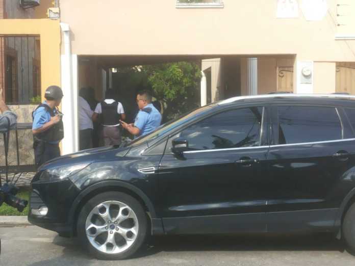 Automóvil encontrado en lujosa casa en SPS