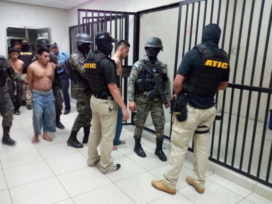 Finalmente, los detenidos fueron puestos tras las rejas.