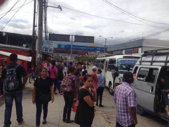 Además, las unidades de transporte cerraron sus puertas.