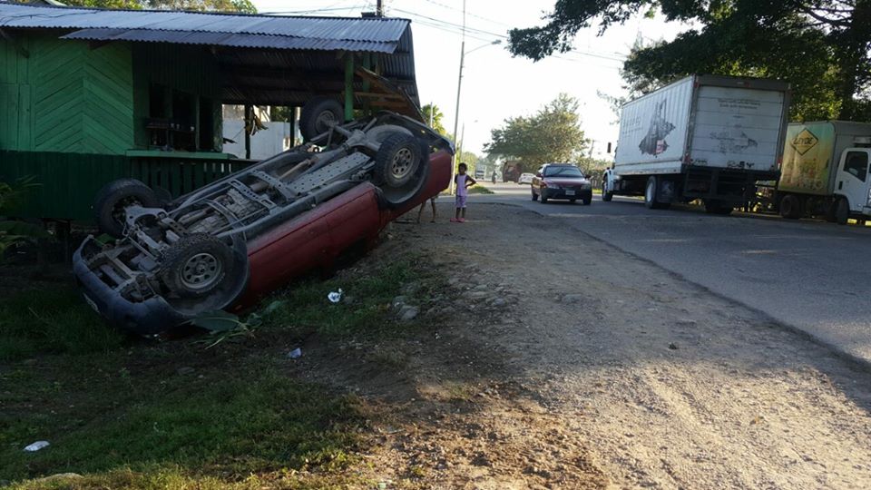 Asimismo, el vehículo quedó en las cercanías de una vivienda de la zona.