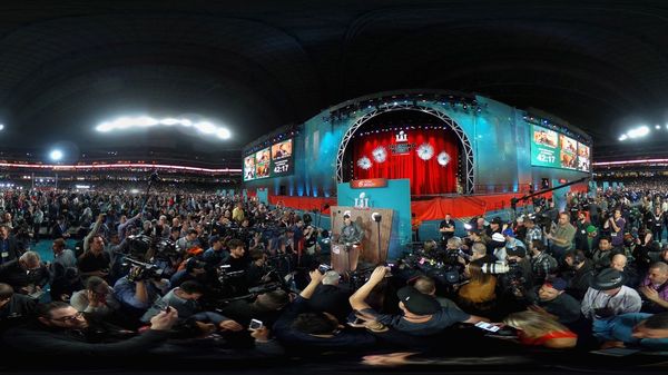 En la despedida de los Patriots ante de partir a Houston, los aficionados apoyaron a Tom Brady