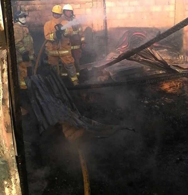 incendio consumió un taller de carpintería