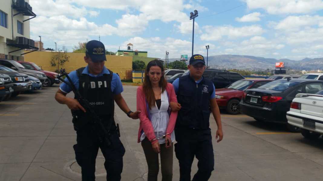 hondureña con alerta roja internacional
