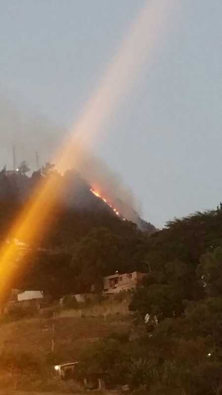 incendio en el cerro el picacho