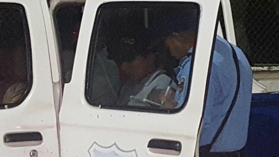 De momento de desconoce el motivo exacto por el cual discutían en guardia y el cliente