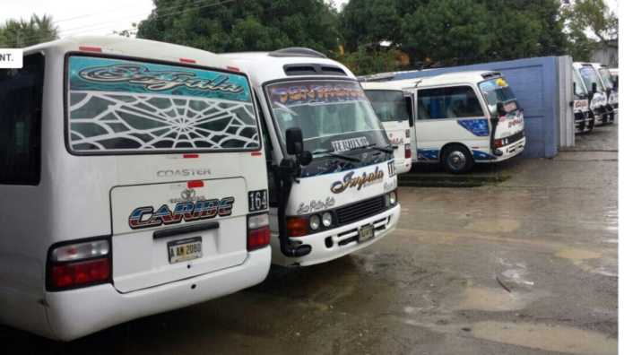 Transportistas en paro de labores