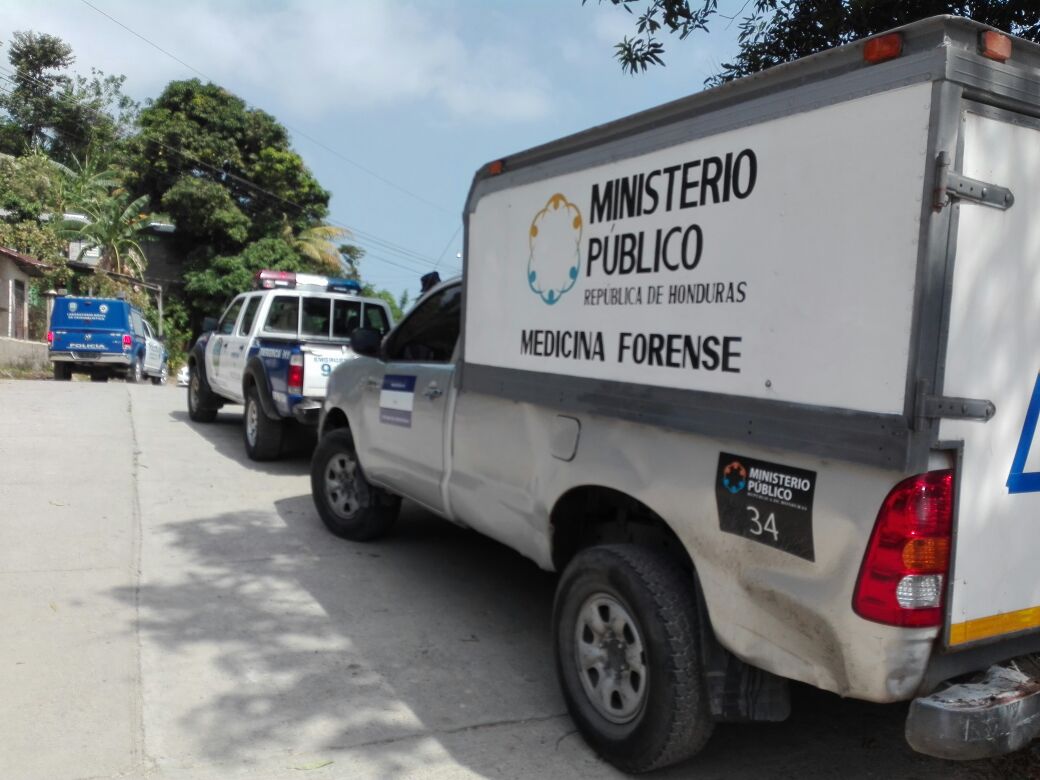 Miembros de Medicina Forense llegaron al lugar.
