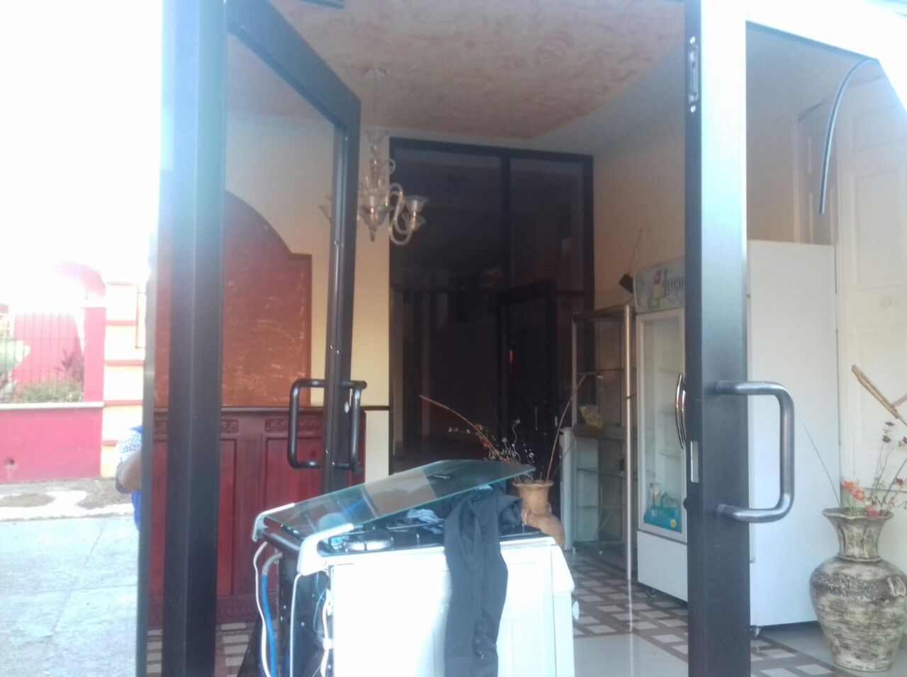 Electrodomésticos quedaron prácticamente inservibles tras el voraz incendio en habitación