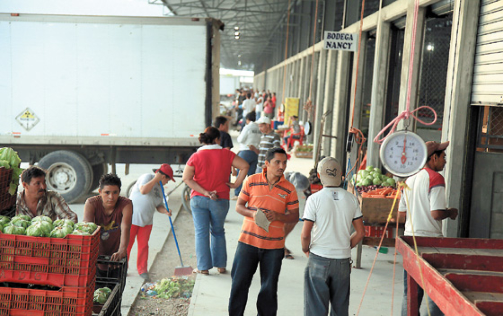 El interior de la Central de Abastos.