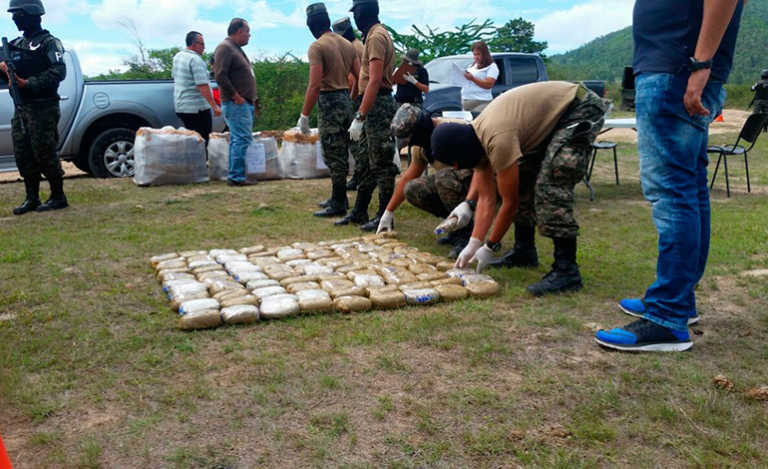 Tegucigalpa: Incineran más de mil paquetes de marihuana y un kilo de coca