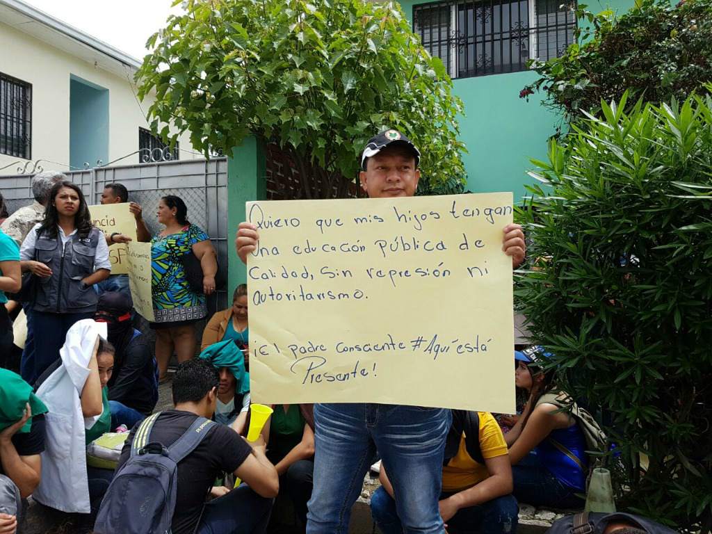 muerte del padre de universitario