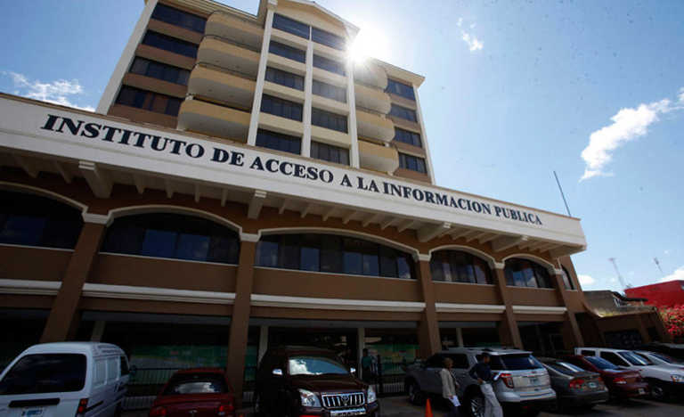 comisionados del IAIP